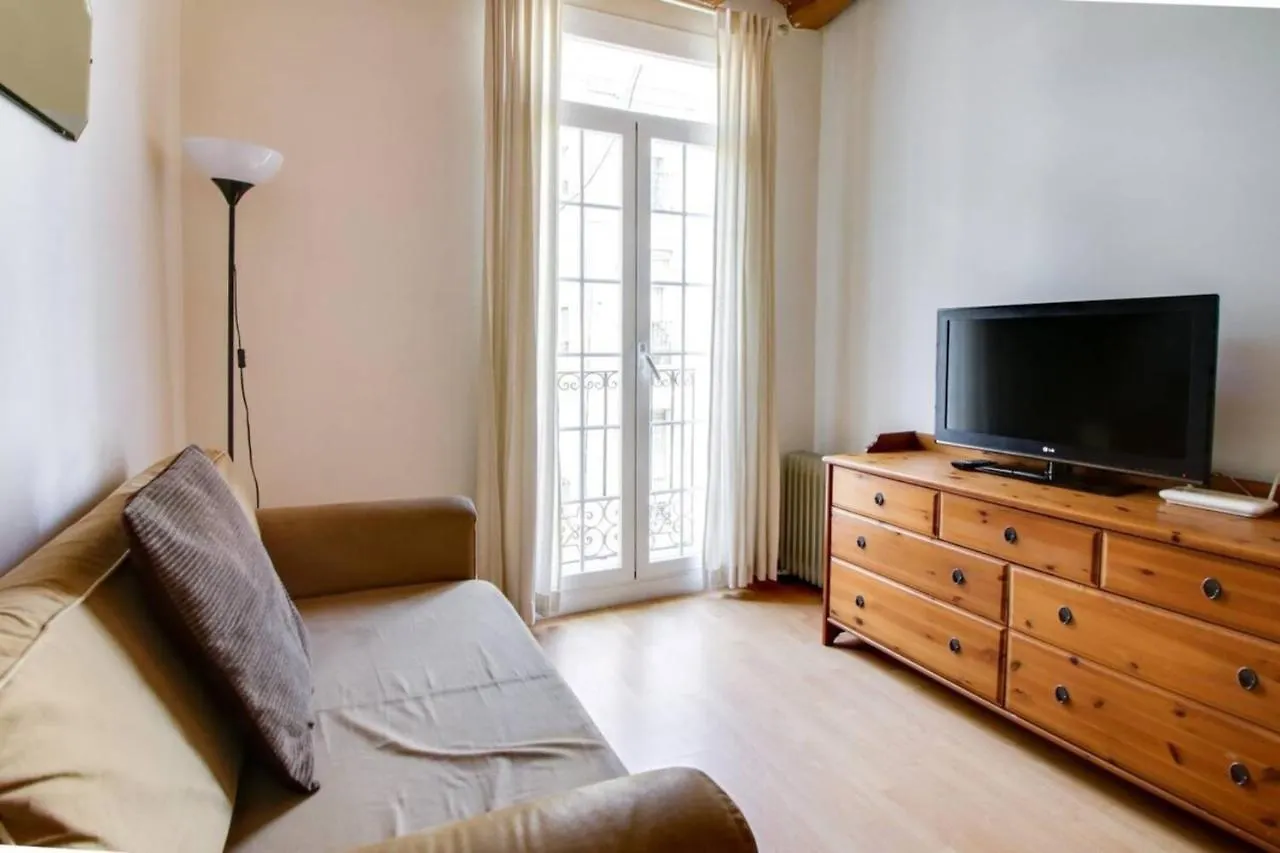 Modern 2 Bedroom In Poble Sec 7 Minutes To Metro location